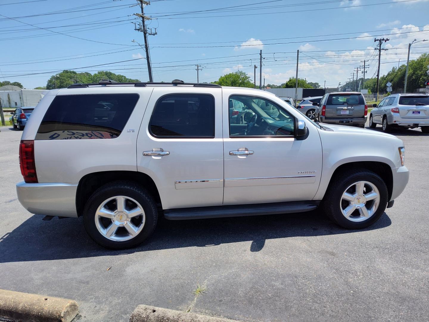 2010 Silver Chevrolet Tahoe (1GNUKCE07AR) , located at 5700 Curlew Drive, Norfolk, VA, 23502, (757) 455-6330, 36.841885, -76.209412 - Photo#18